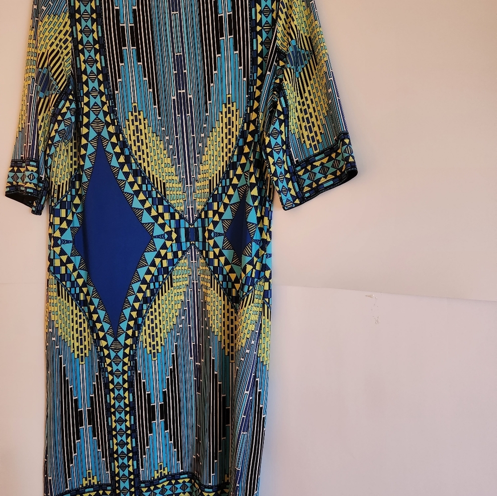 Sandra Darren brand womens dress ,Size 12, Multi colored shades of blue.
